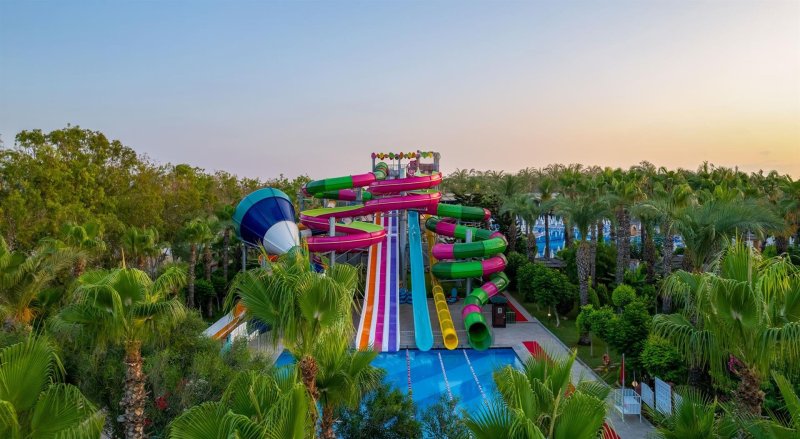 Antalya utazás Delphin Palace Hotel