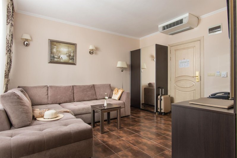 1 Bedroom Apartment
