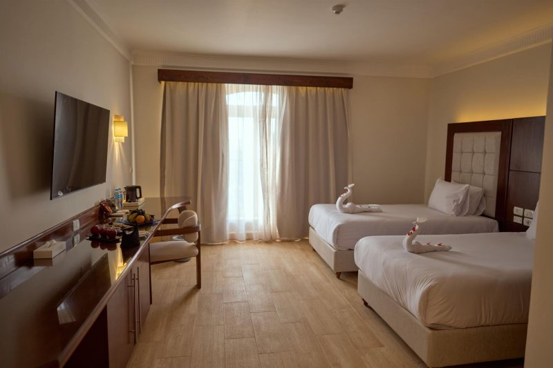 Deluxe Connected Suite Front Sea View