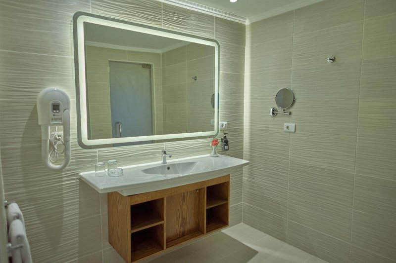 Front Sea View Suite Royal Suites Tower