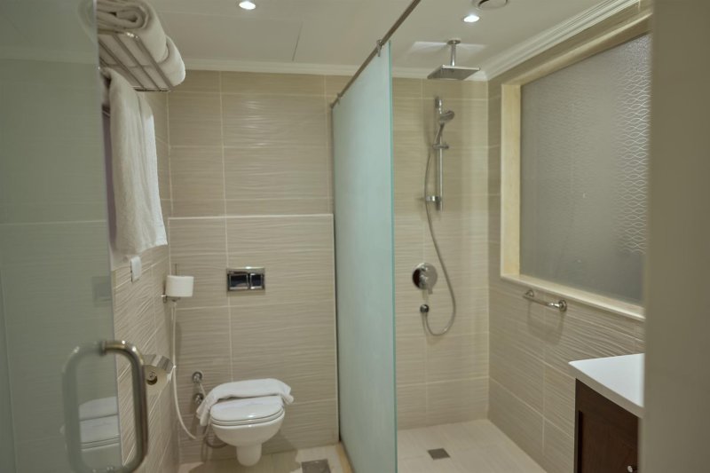 Swim Up Deluxe Connected Suite Front Sea View