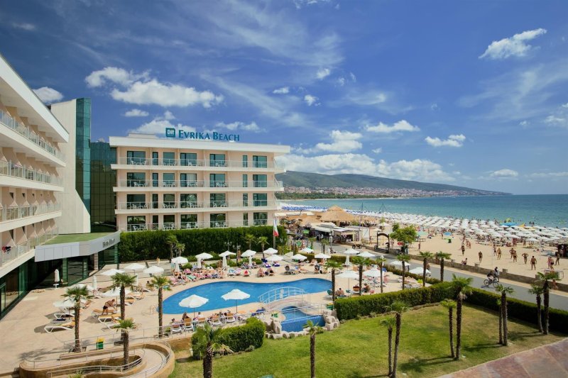 Dit Evrika Beach Club Napospart