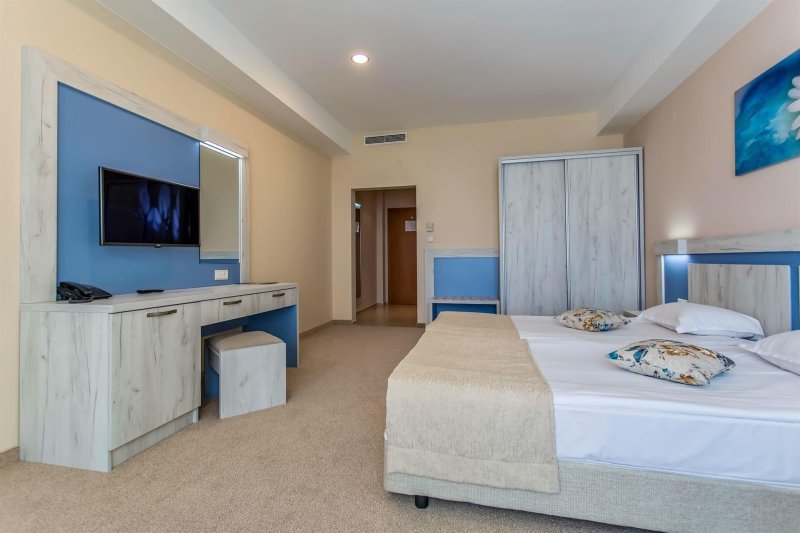 Napospart utazás Dit Evrika Beach Club