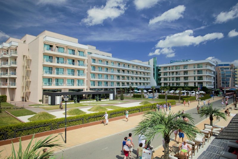 Dit Evrika Beach Club Napospart