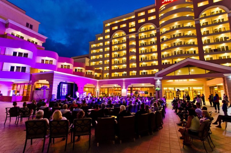 Napospart utazás Dit Majestic Beach Resort