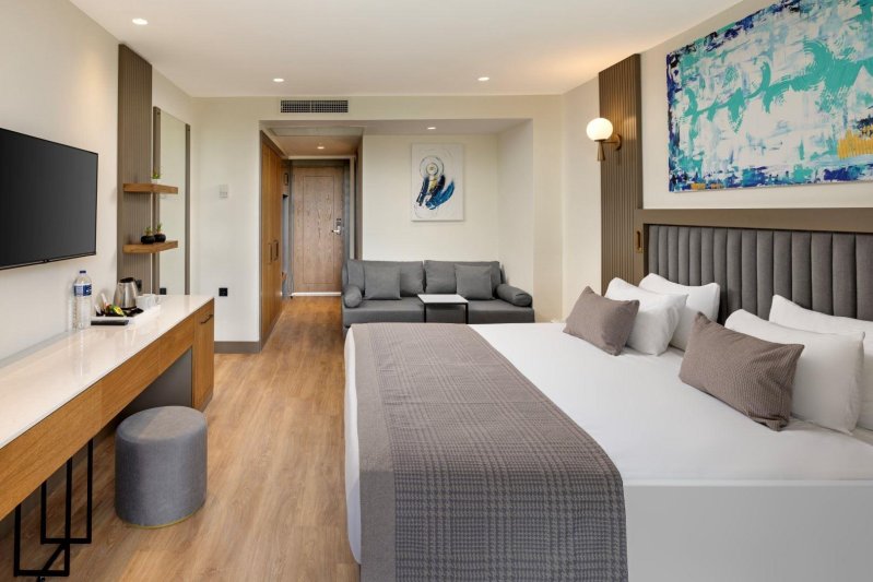 Superior Standard Room Side Sea View