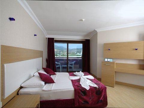 Family Room 2 Bedrooms Land View