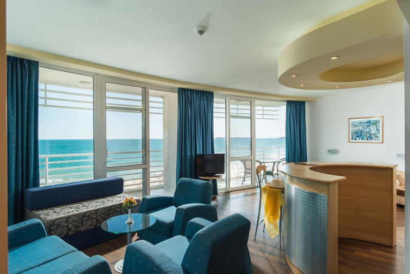 2 Bedroom App Sea View