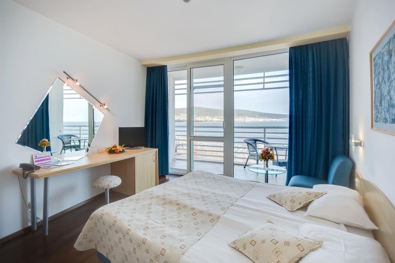 2 Bedroom App Sea View