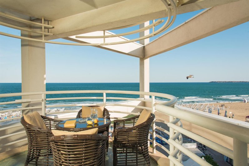 2 Bedroom Apartment Lux