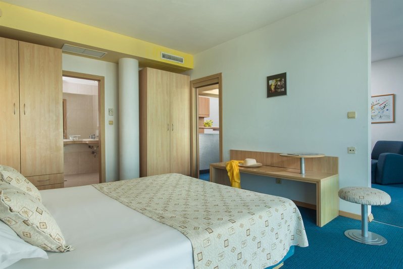 2 Bedroom Apartment Lux