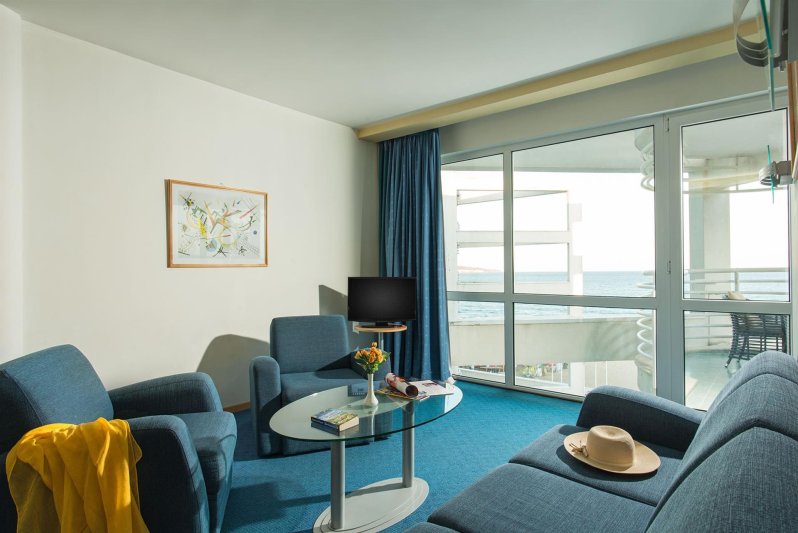 2 Bedroom Apartment Lux