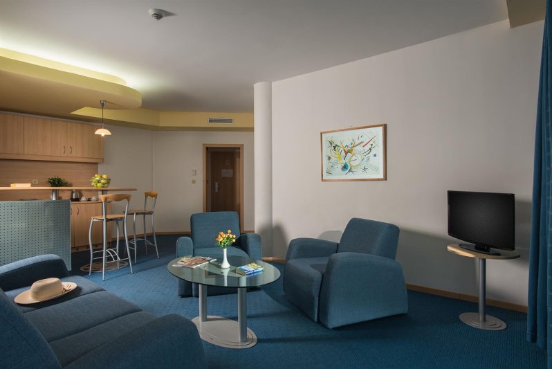 2 Bedroom Apartment Lux