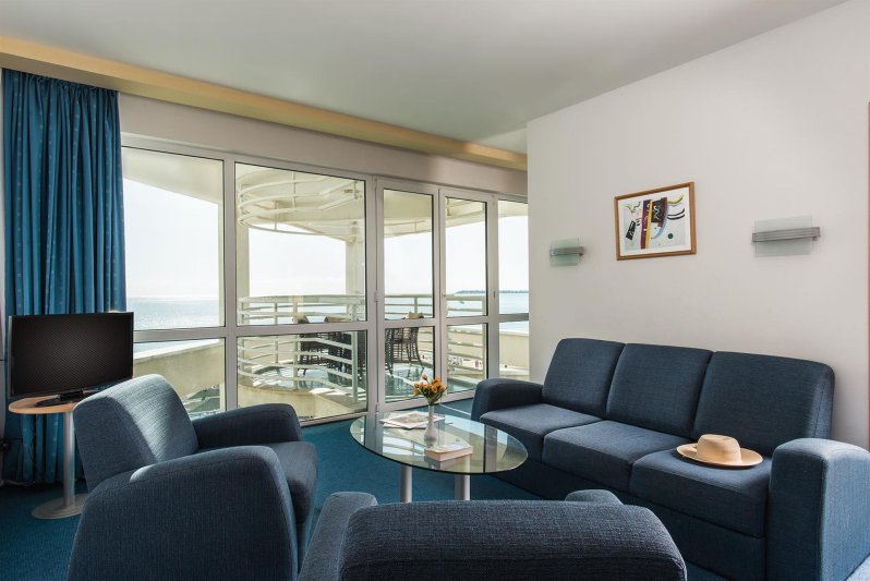 2 Bedroom Apartment Lux