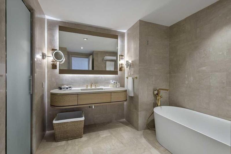 King Suite