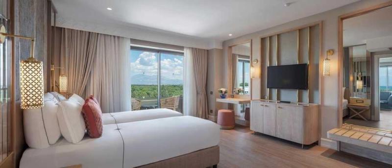 Lake House Family Suite