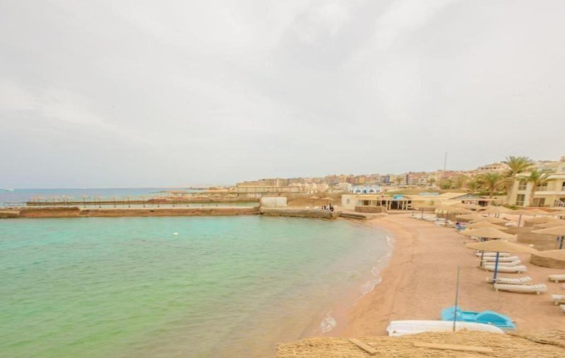 Hurghada utazás Empire Beach Resort