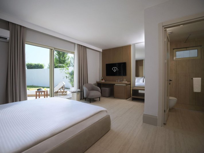 Aphel Villas 3 Br Pool Access