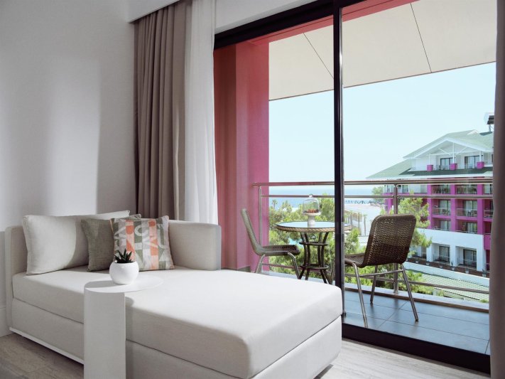 Pearl Room Partly Sea View