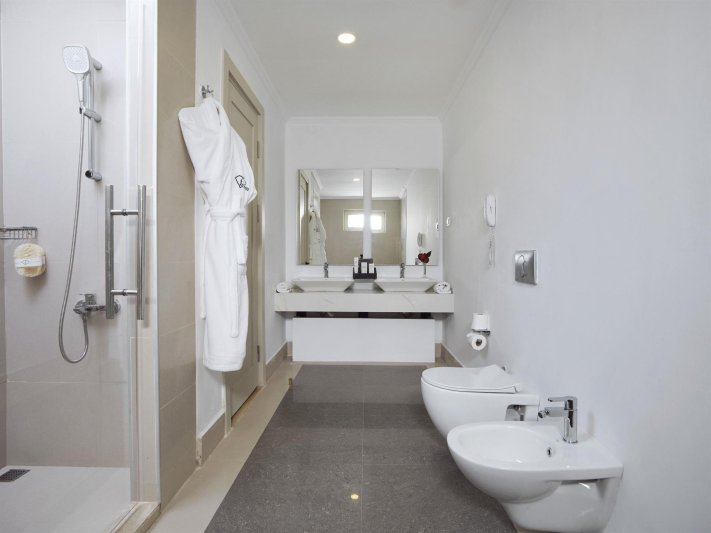 Aphel Villas 3 Br Pool Access