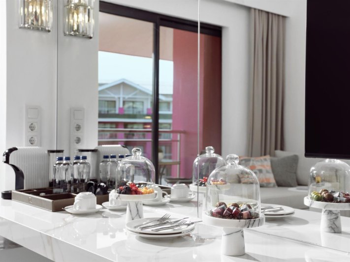 Pearl Room Land View