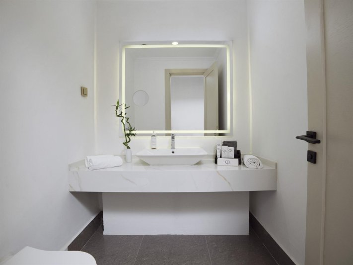 Aphel Villas 3 Br Pool Access