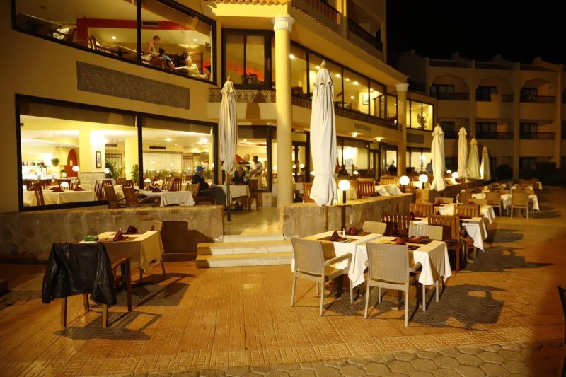 Marsa Alam utazás Flamenco Beach Resort El Quseir