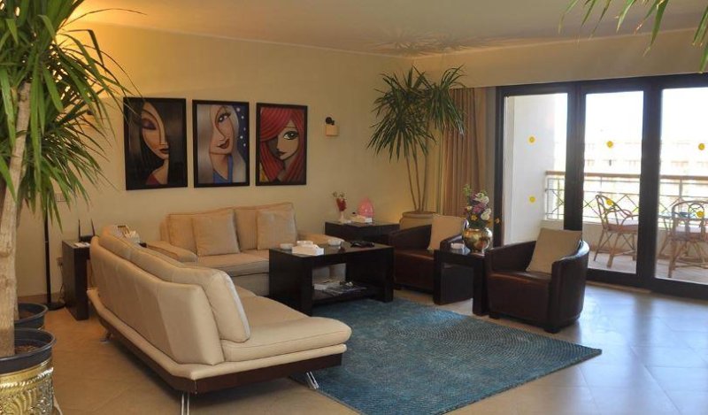 ELITE SUITE WEST BAY