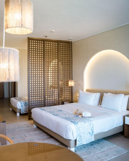 DELUXE FAMILY ROOM EAST BAY