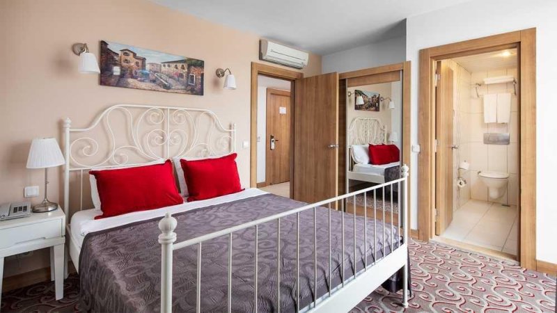 Family Suite 2 Bedrooms Connected + 1 Bathroom