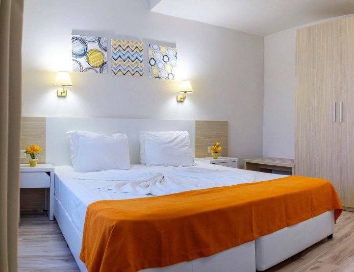 1 Bedroom Apartment
