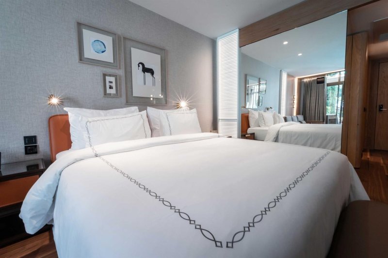 Superior Laguna Room