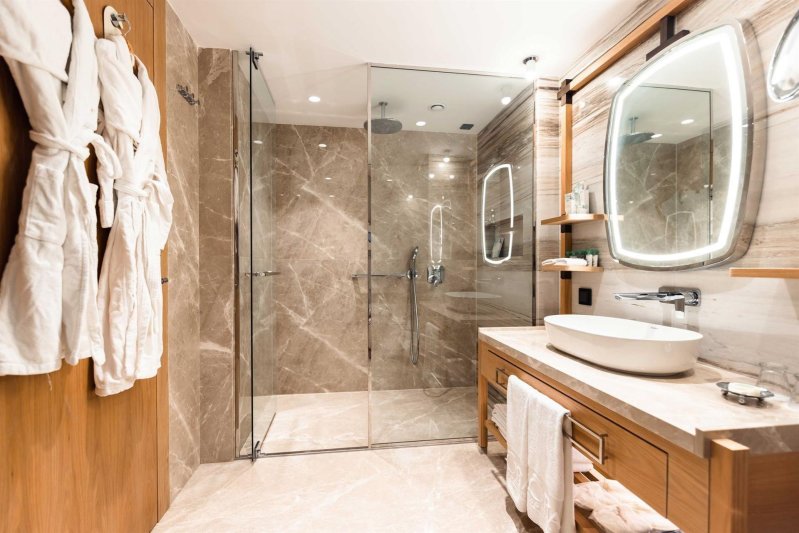 Superior Laguna Room