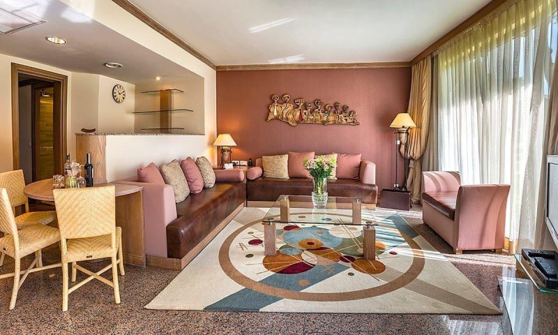 Select Villa