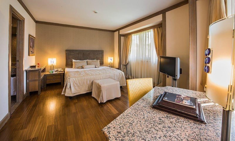 Select Villa