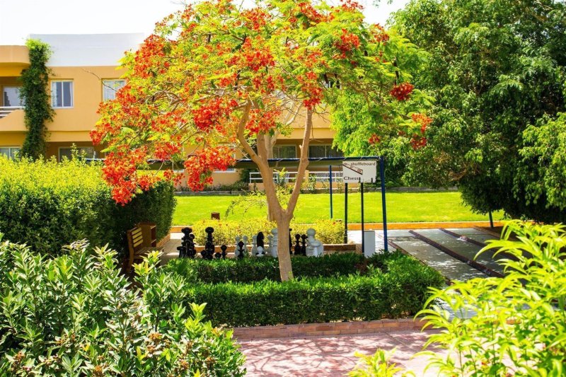 Hurghada utazás Golden Beach Resort