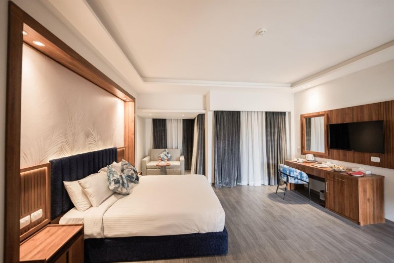 Premium Side Sea View Room