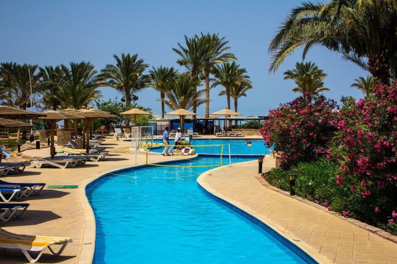 Hurghada utazás Golden Beach Resort