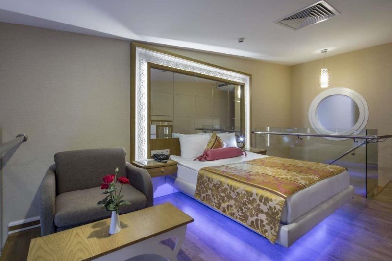 Dublex Family Room Land View