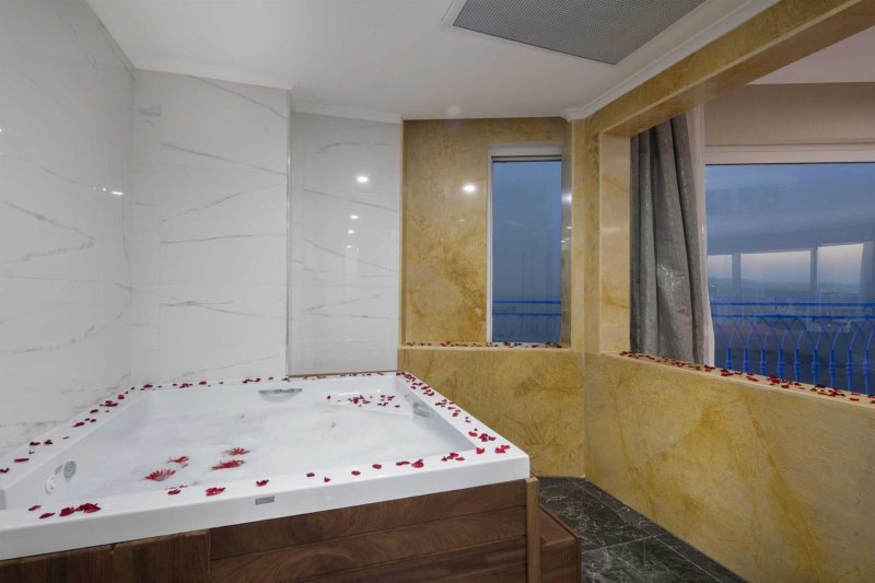 Swarovski Suite Sea View