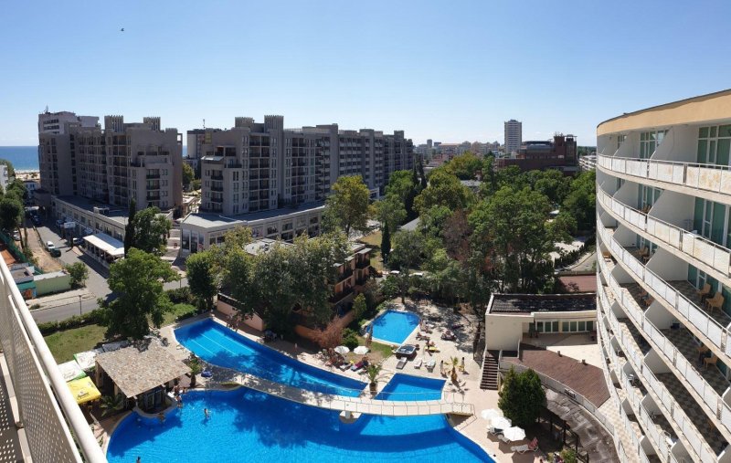 Napospart utazás Grand Hotel Nirvana