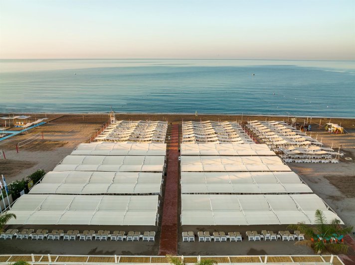 Antalya utazás Grand Park Lara