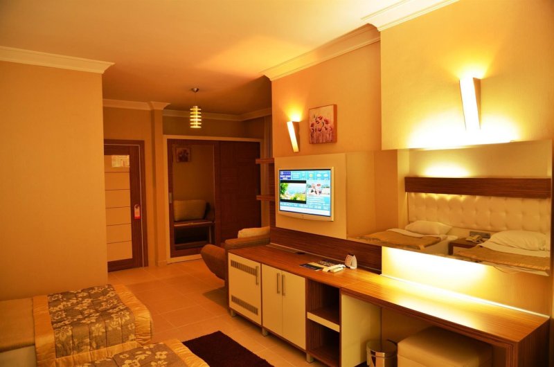 Standard Garden Large Room