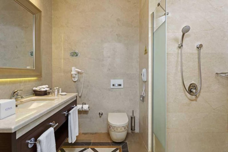 Deluxe Pool Family Room