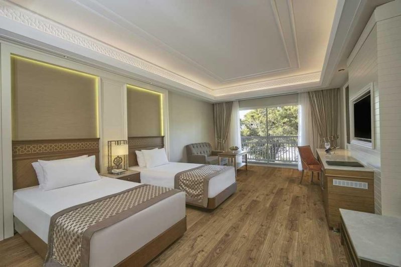Deluxe Superior Plus Family Room