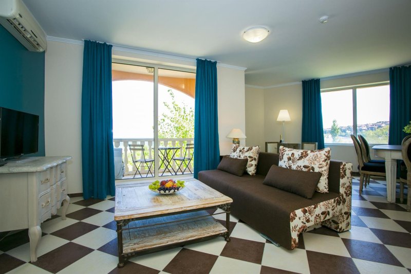 2 Bedroom App Pool View