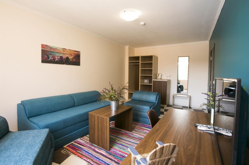 2 Bedroom App Pool View