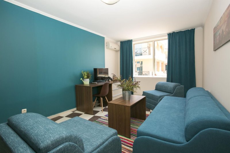 2 Bedroom App Pool View