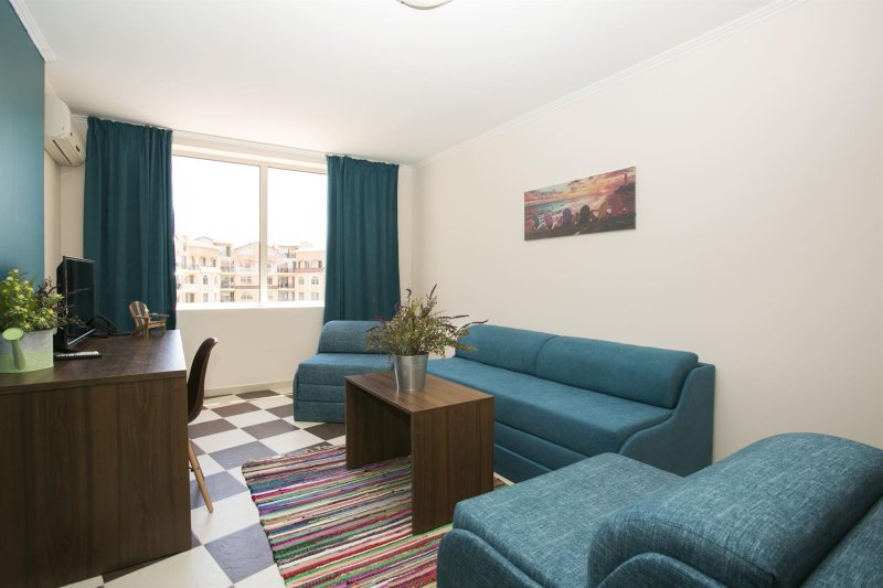 2 Bedroom App Pool View