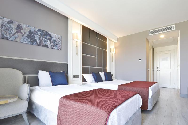 Standard Room Pool View